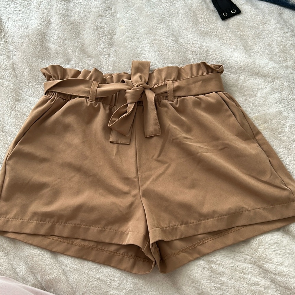 High wasted tie waist shorts in brown size small